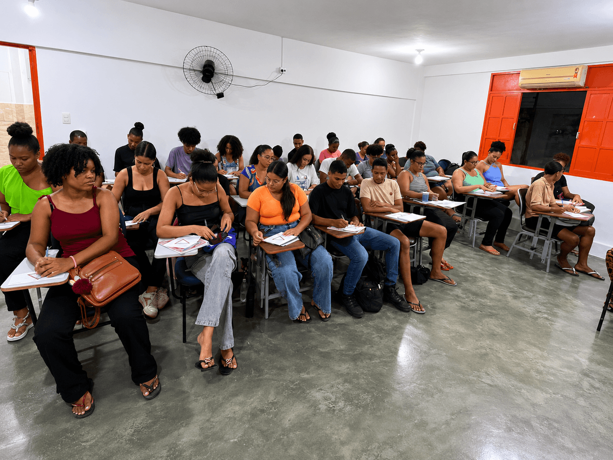 Jovens voluntários em sessão de mentoria com estudantes